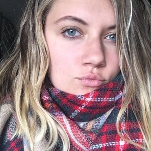 Meet your Posher, Abby